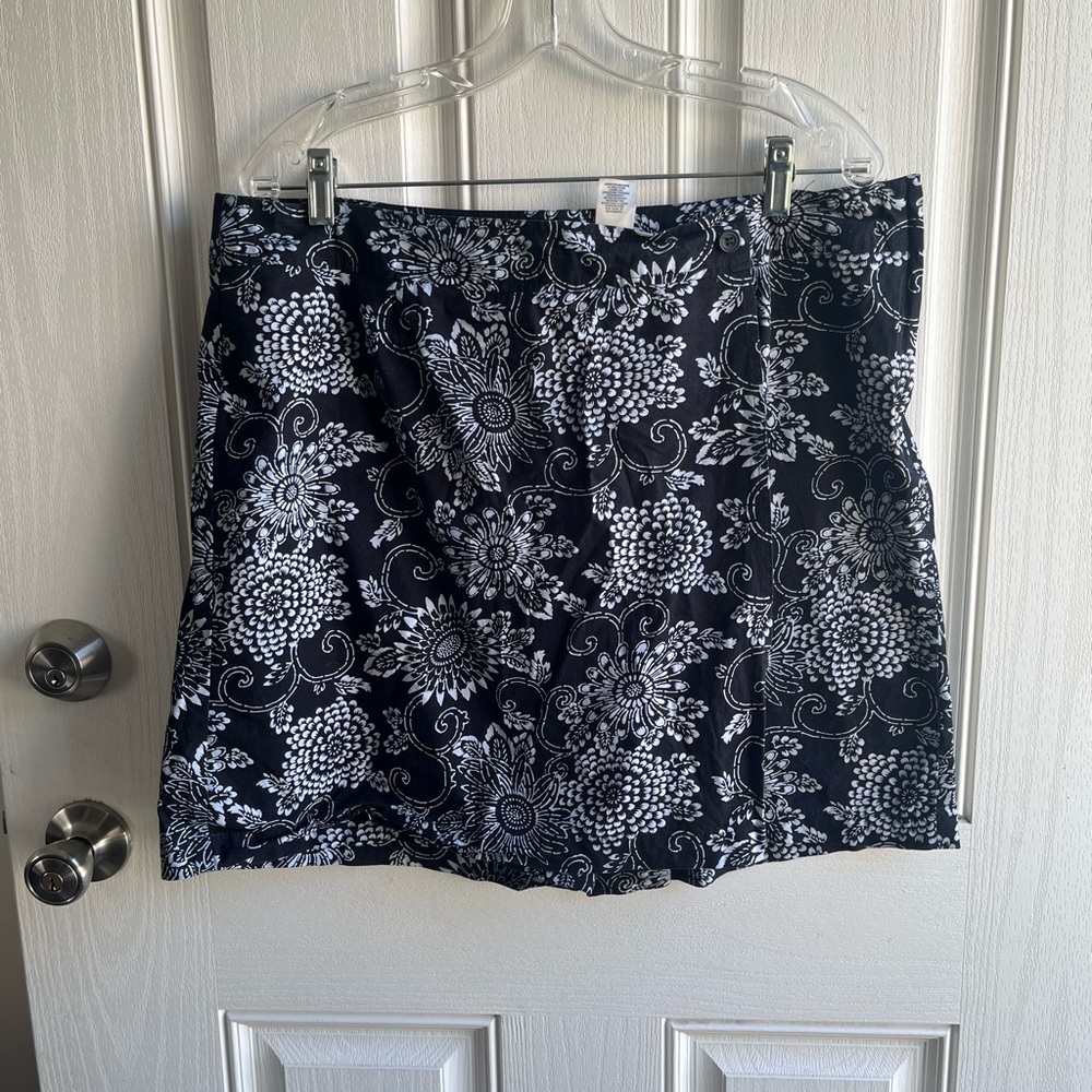 Black and White Floral Skirt - Picture 1 of 3